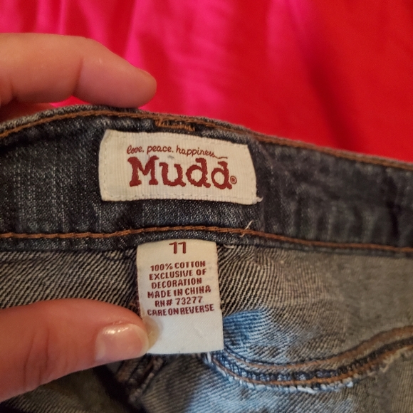 Juniors Distressed Jean Shorts - Picture 3 of 3